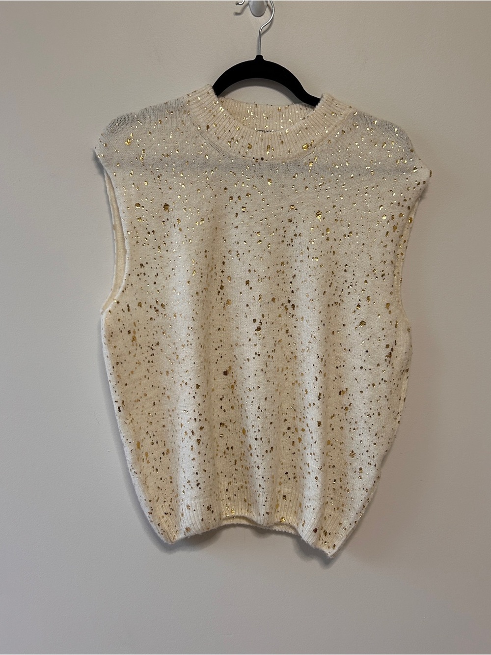 Importation d’Italie Simons Cream Knit Vest Gold Accents Women’s size Large wool